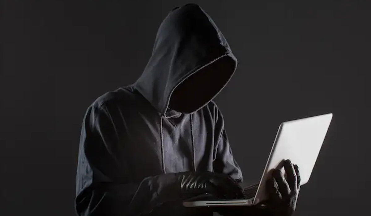 Waspada-Penipuan-Digital-2025,-Dari-Romance-Scams-Hingga-Robot-Trading